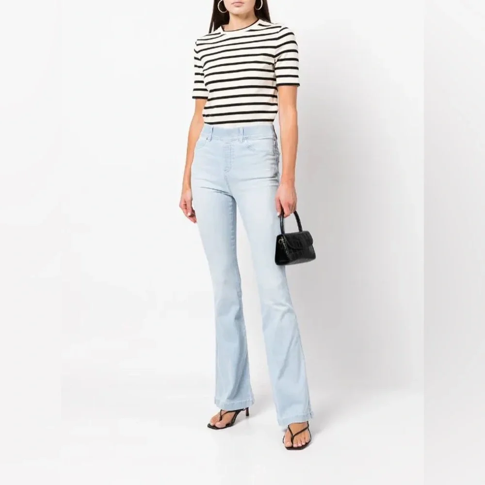 NEW NWT SPANX Flare Jean In Retro Light Wash